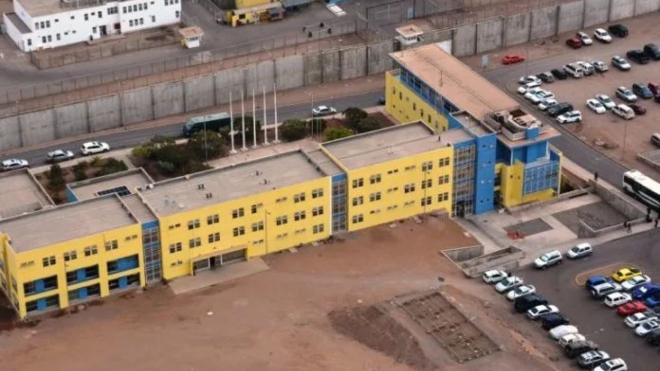 Tragedia en cárcel de Alto Hospicio: Dos reos fallecen por intoxicación Tragedia en cárcel de Alto Hospicio: Dos reos fallecen por intoxicación