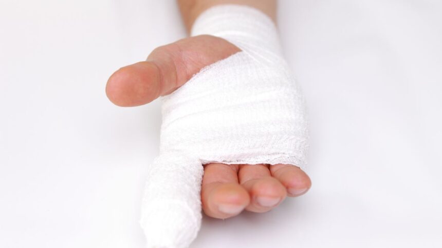 Joven en Valparaíso sufre graves quemaduras tras ataque con químico