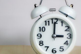 Prepárate: Cambio de Horario en Chile es Inminente