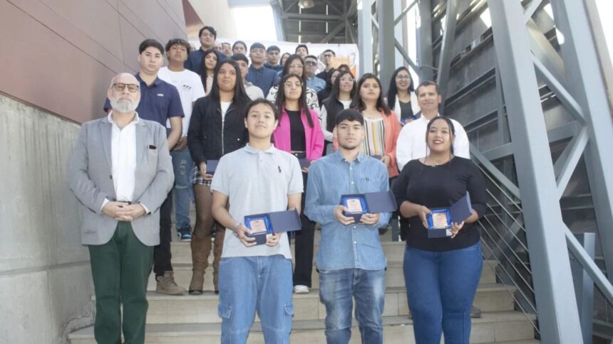 Grupo Minero Carola-Coemin ofrece 20 becas de 1 millón de pesos para estudios en minería