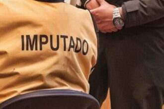 Imputados quedan en prisión por homicidio de niña baleada en Arica.