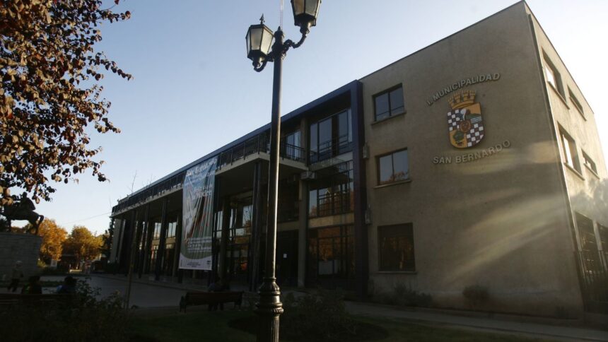 Embargo de propiedades municipales por deudas laborales en San Bernardo