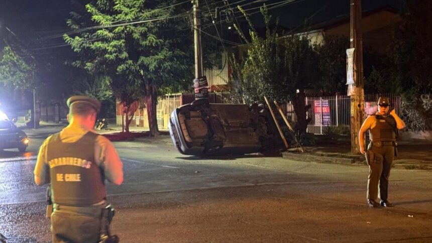 Vehículo de la SIP de Carabineros se vuelca durante persecución