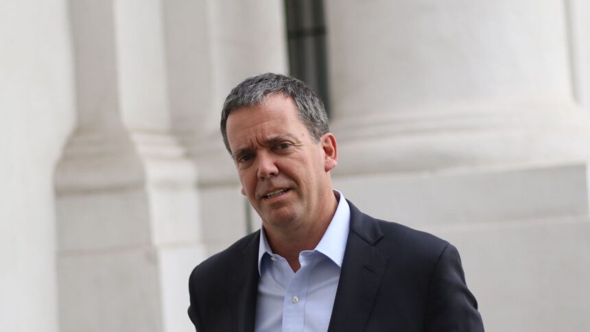 Plan piloto de pistolas taser en violencia intrafamiliar: críticas de Felipe Harboe