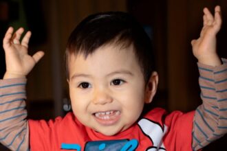 Familia de Ancud busca gemelo genético para curar a su hijo