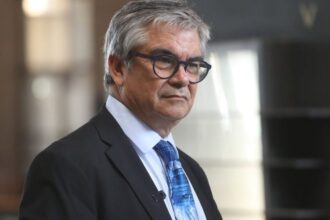 Ministro de Hacienda explicará traspasos millonarios de Corfo en conferencia