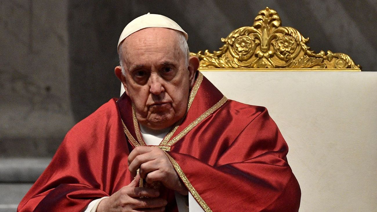 Papa Francisco muestra señales de mejoría en lucha contra neumonía Papa Francisco muestra señales de mejoría en lucha contra neumonía