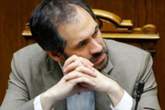 Ministro de Economía defiende traspasos de dinero entre Corfo