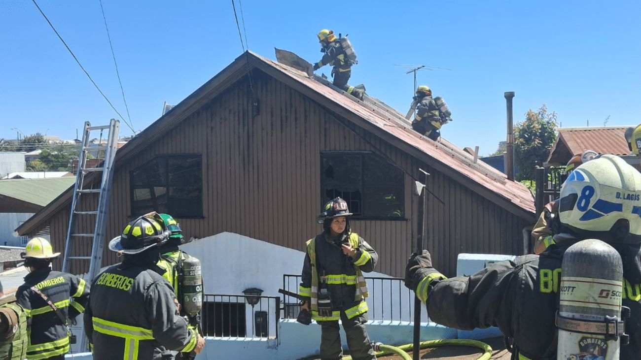 Tragico incendio en Concepción: una persona fallecida y casa destruida Tragico incendio en Concepción: una persona fallecida y casa destruida