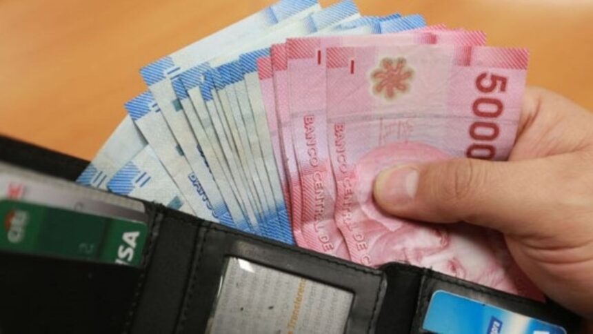 Pagos críticos para trabajadores jóvenes y mujeres en Chile en febrero