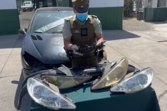 Delincuentes roban auto y son detenidos desmantelándolo en San Joaquín