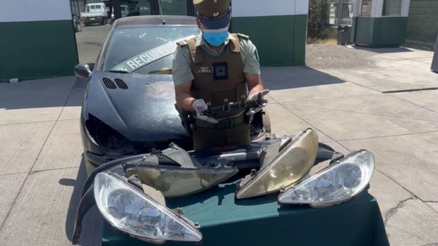 Delincuentes roban auto y son detenidos desmantelándolo en San Joaquín