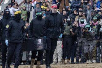 Israel denuncia engaño con restos de rehenes entregados por Hamás