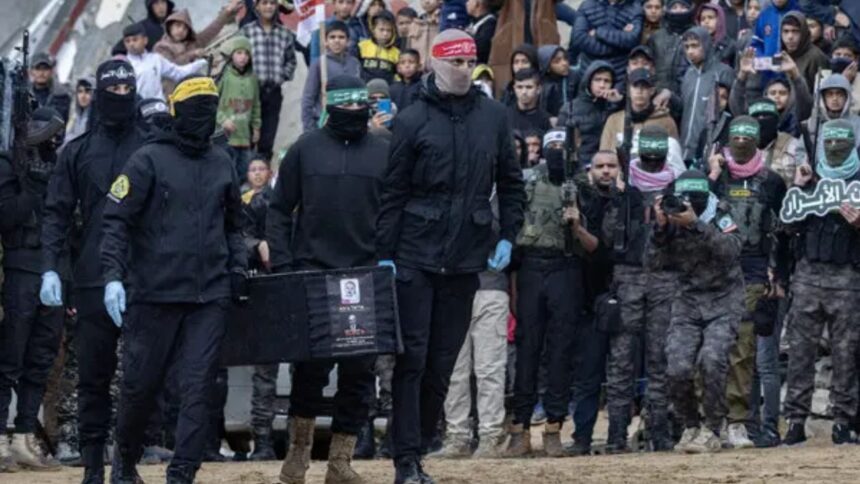 Israel denuncia engaño con restos de rehenes entregados por Hamás