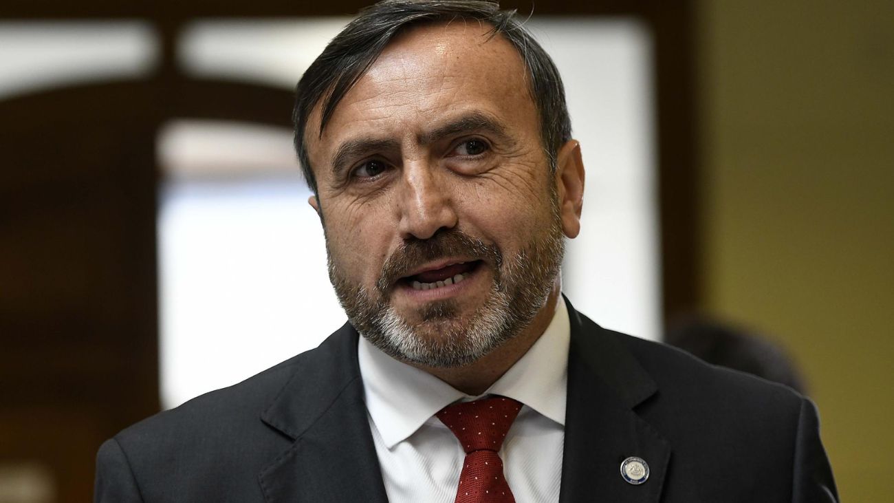 Diputado inicia huelga de hambre tras ratificarse prisión preventiva en Chile Diputado inicia huelga de hambre tras ratificarse prisión preventiva en Chile