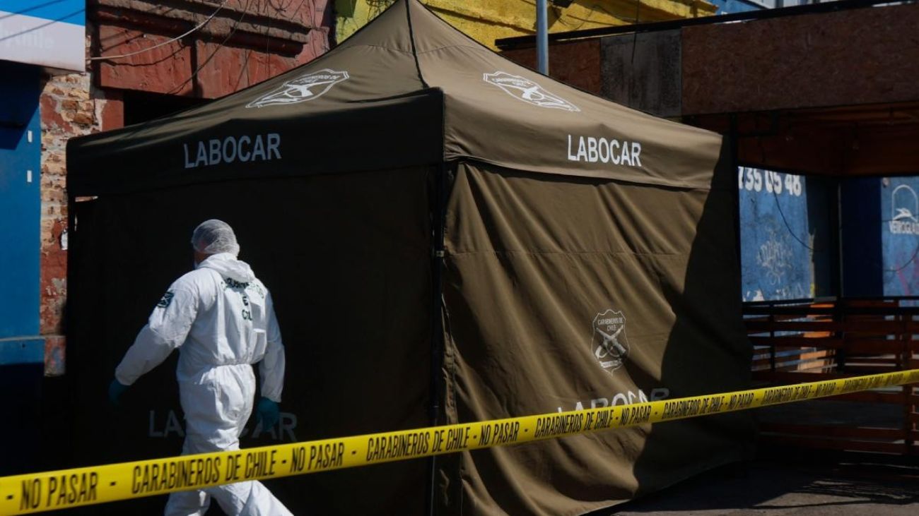 Hallan sin vida a hombre en comuna de Santiago cerca de Carabineros Hallan sin vida a hombre en comuna de Santiago cerca de Carabineros
