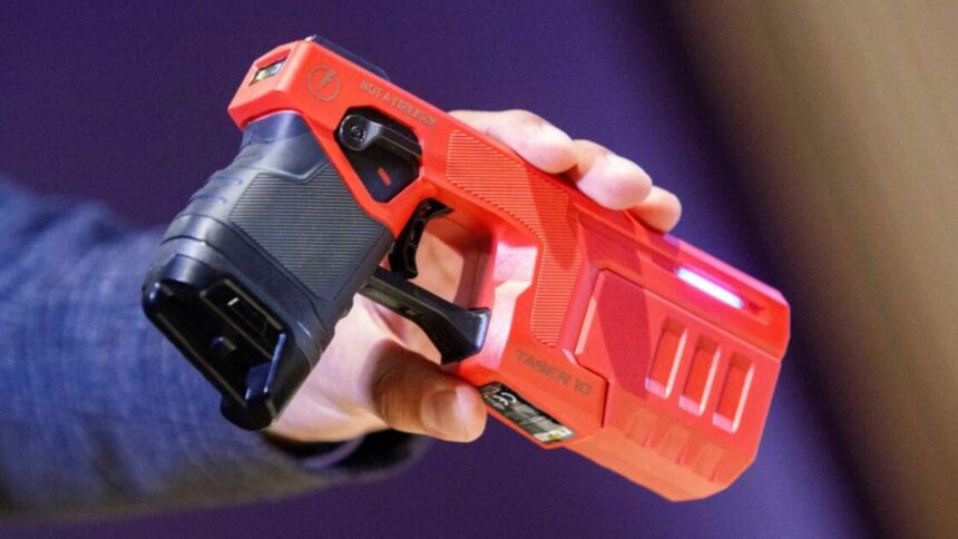 Debate parlamentario sobre uso de pistolas Taser en Chile