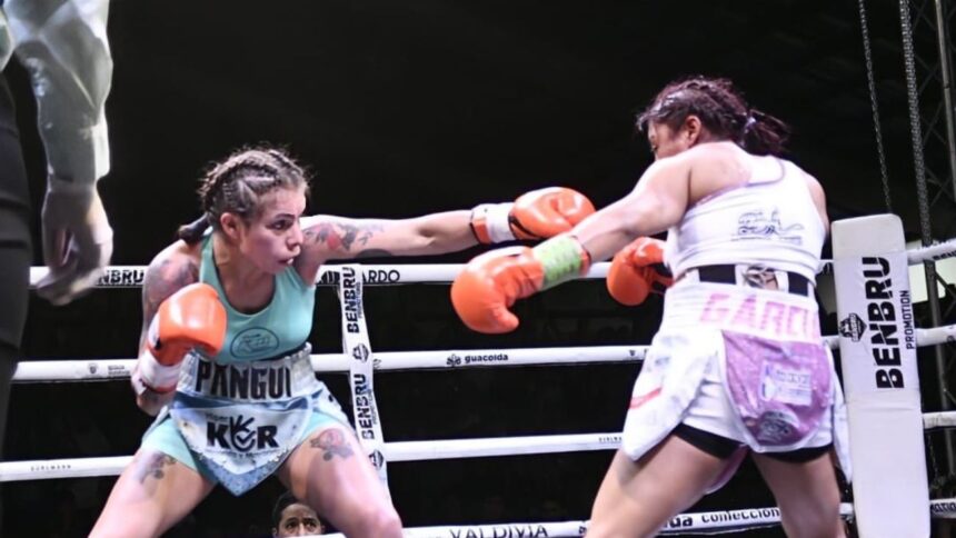 Daniela La Leona Asenjo brilla en Valdivia: Retiene su cinturón planetario