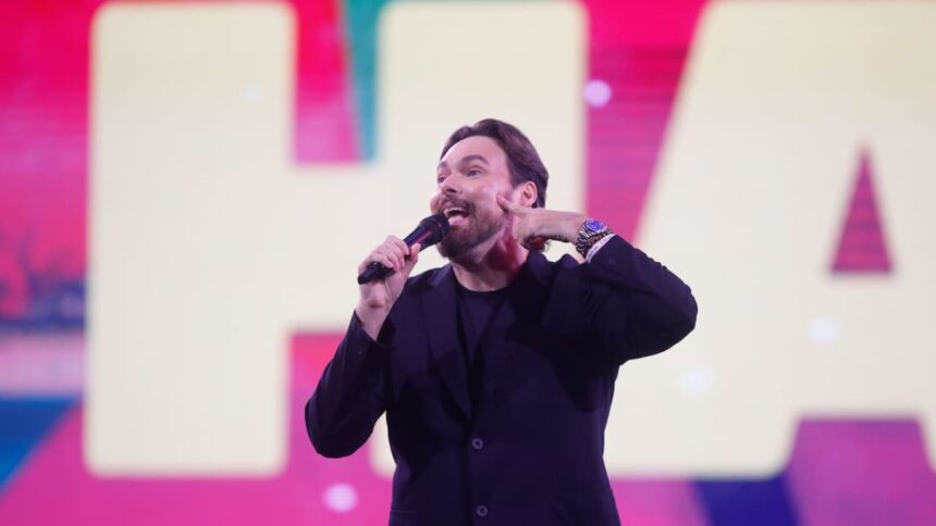 George Harris decepciona en Viña 2025 y se retira sin declaraciones