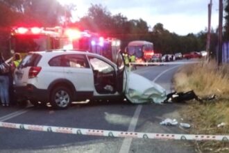 Fatal choque en Los Ríos: una mujer muerta y siete heridos graves