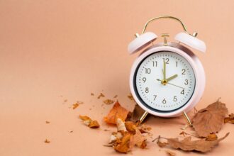 El próximo cambio de hora en Chile: detalles y futuros ajustes