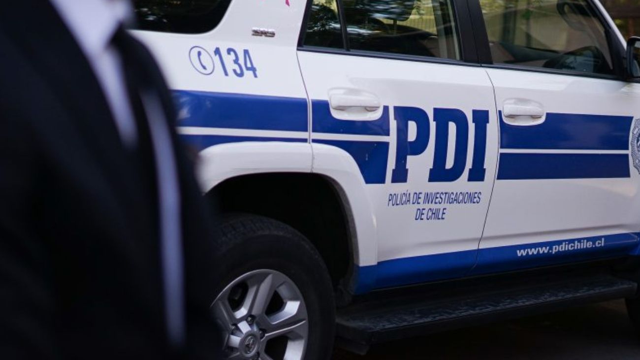Investigan muerte de mujer que cayó desde edificio en Santiago Investigan muerte de mujer que cayó desde edificio en Santiago