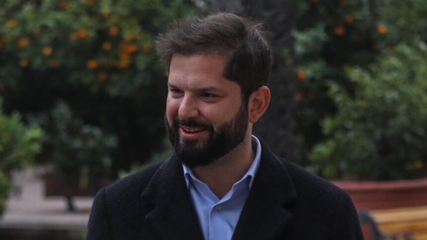 Presidente Gabriel Boric promulga ley para modernizar escalafón policial en Chile