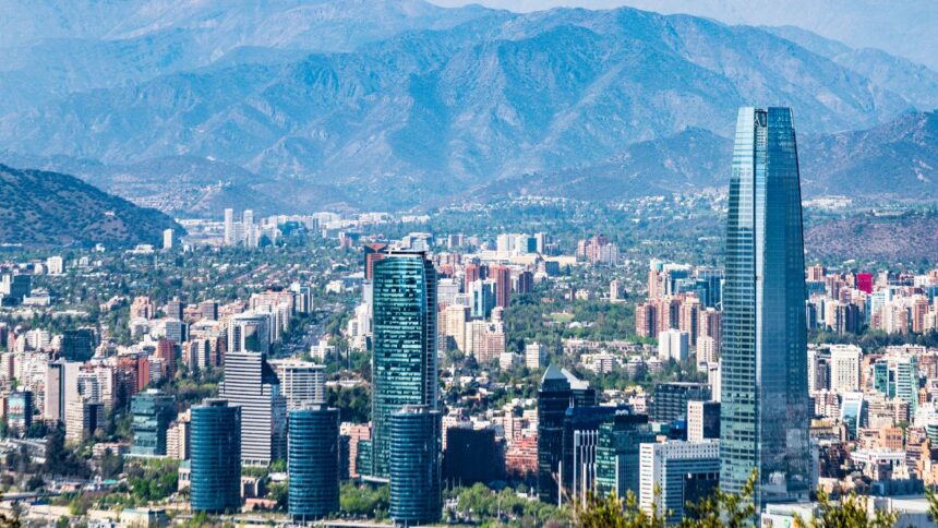 Cortes de energía persisten en la región Metropolitana tras apagón