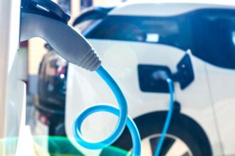 Los desafíos de la industria automotriz en su transición hacia la movilidad eléctrica