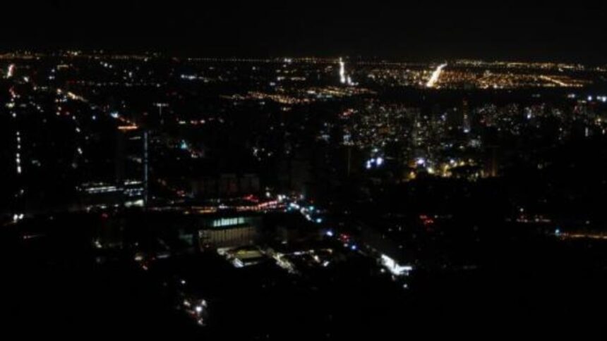Nuevo corte de luz en la región Metropolitana afecta a miles