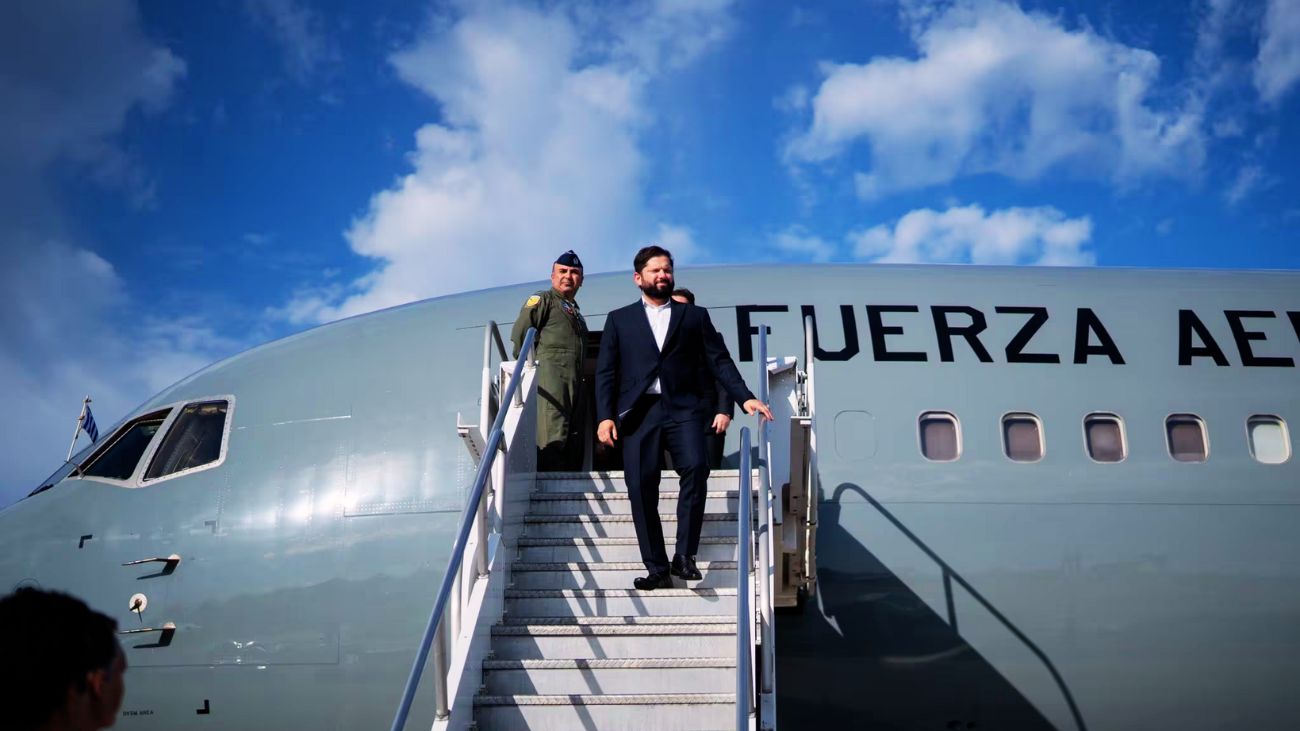 Gabriel Boric viaja a Uruguay para asistir a Transmisión del Mando Gabriel Boric viaja a Uruguay para asistir a Transmisión del Mando