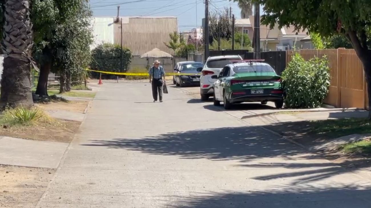 Carabinero hiere a hombre armado con pistola de fogueo en Curicó Carabinero hiere a hombre armado con pistola de fogueo en Curicó
