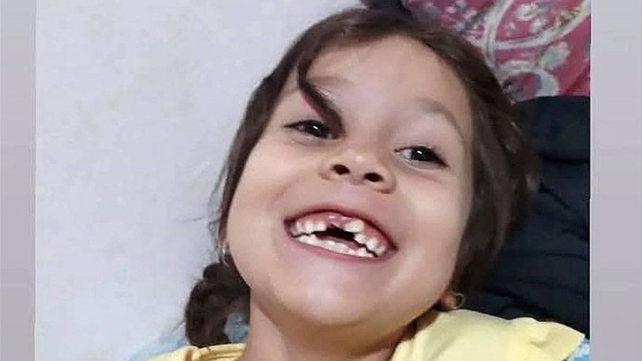 Muerte de niña arrastrada por delincuentes adolescentes conmociona a Argentina