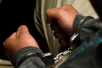 Hombre en prisión por robo a adultos mayores en relojería