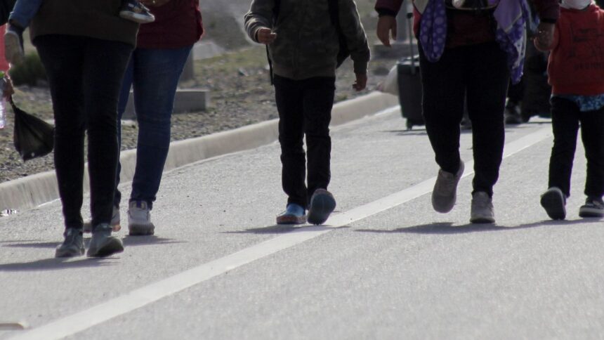Niños migrantes en Colchane sufren condiciones inhumanas en la frontera