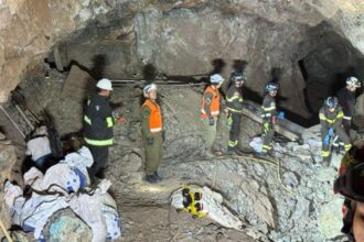 Tragedia en mina de Copiapó: rescatan cuerpos de pirquineros fallecidos
