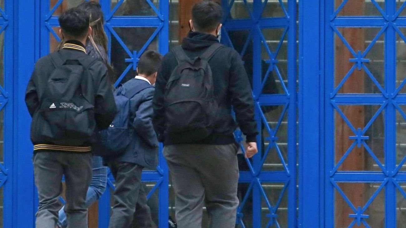 Regreso a clases en marzo: desafíos y preparativos educativos en Chile