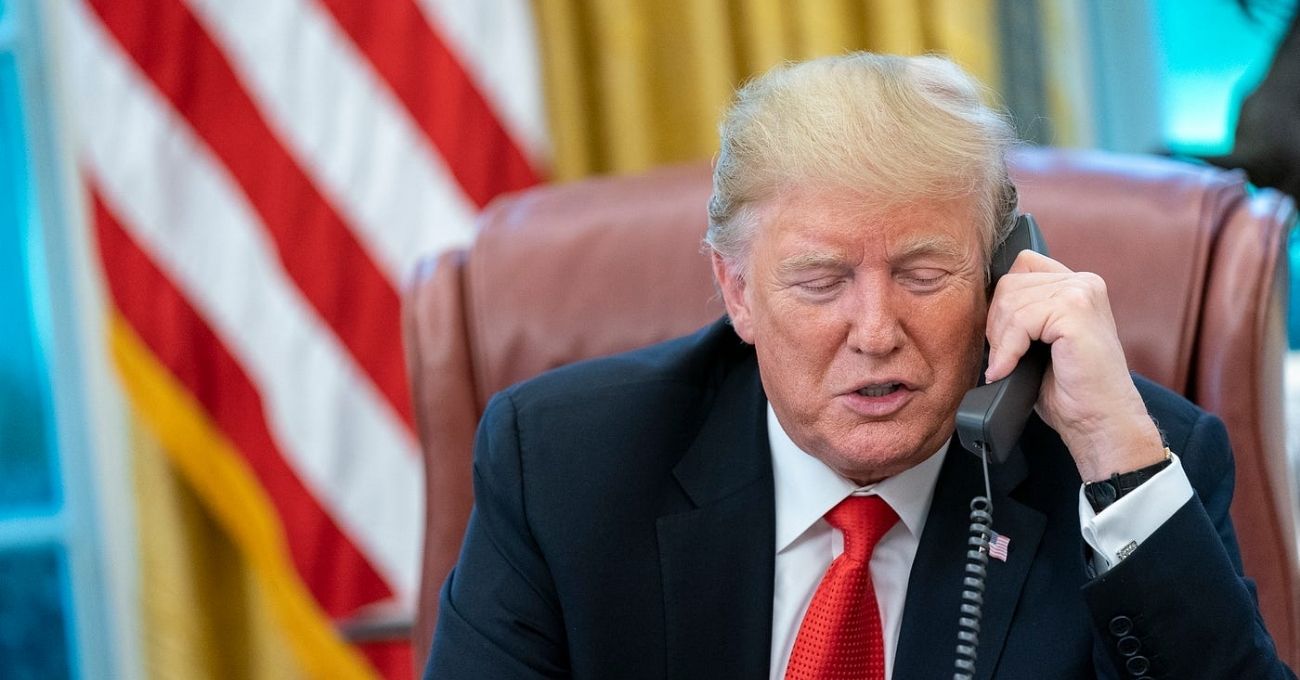 Preocupación por aranceles de Trump golpea precio del oro: ¿caída a 2% semanal?