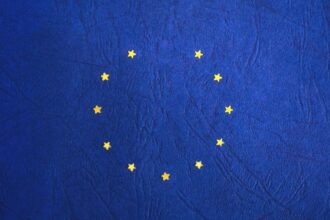 Cambio de postura de Trump sobre aranceles beneficia a Europa