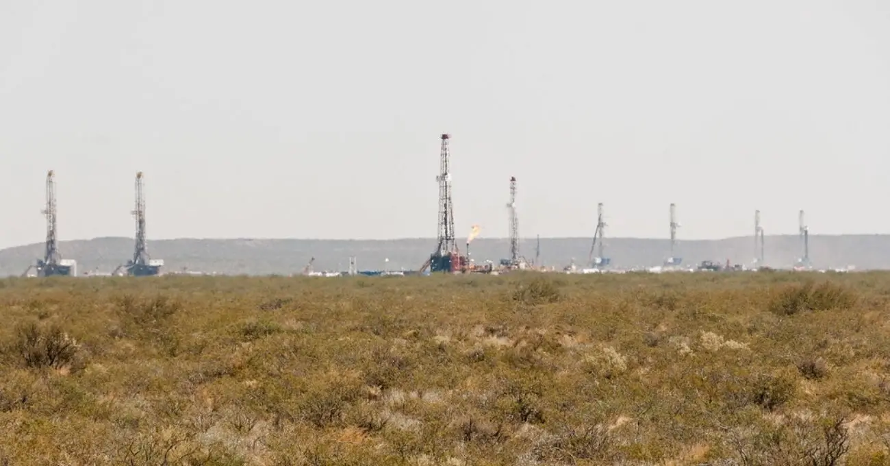 Inversión de $1.100 millones en Vaca Muerta para producir 20.000 barriles diarios Inversión de $1.100 millones en Vaca Muerta para producir 20.000 barriles diarios