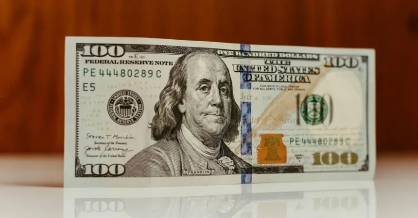 Fortaleza del peso mexicano frente al dólar tras aplazamiento de aranceles