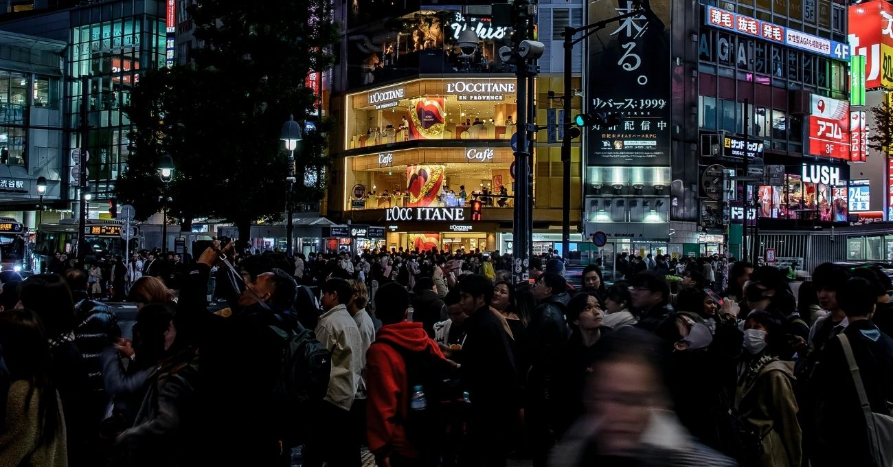Venta masiva de acciones golpea Asia: fortalecimiento del dólar y caída en rendimientos Venta masiva de acciones golpea Asia: fortalecimiento del dólar y caída en rendimientos