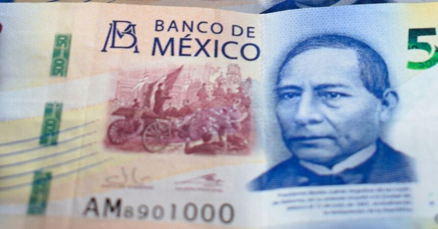 Peso mexicano lidera ganancias en las divisas principales: reporta un 0.32%