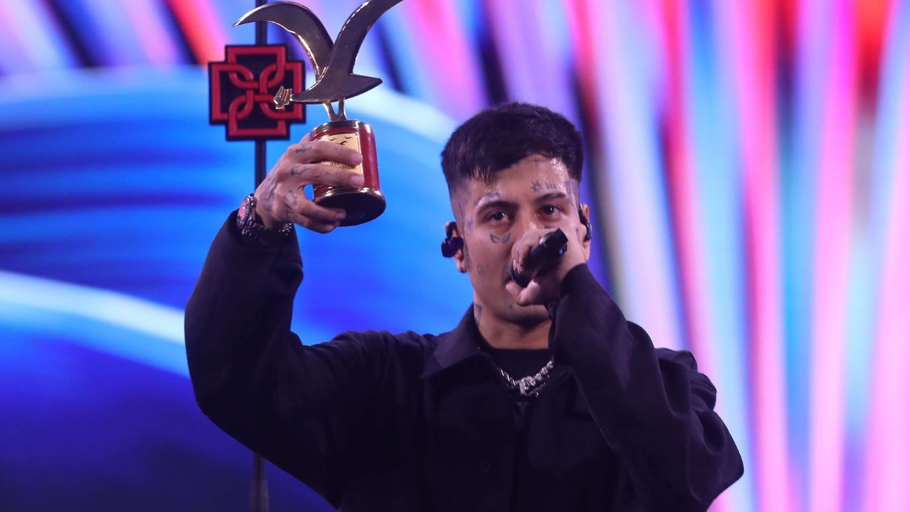 Duki triunfa en Viña 2025 y arrasa con premios en vivo