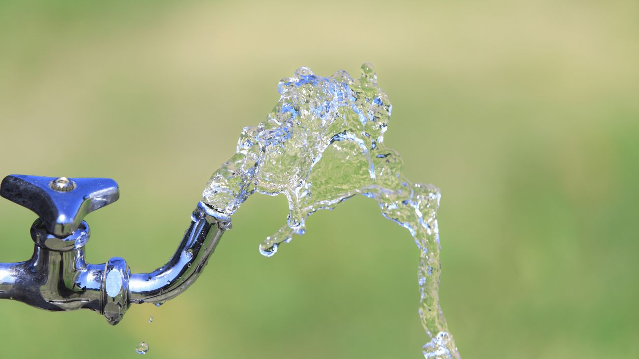 Inversión millonaria asegura acceso al agua potable en áreas rurales de Fresia Inversión millonaria asegura acceso al agua potable en áreas rurales de Fresia