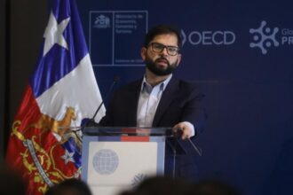 Presidente Boric nombra nuevos embajadores de Chile en cinco países