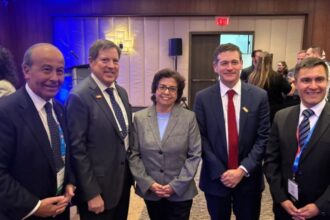 Anglo American y Codelco pactan alza de 120 mil toneladas de cobre fino en Chile