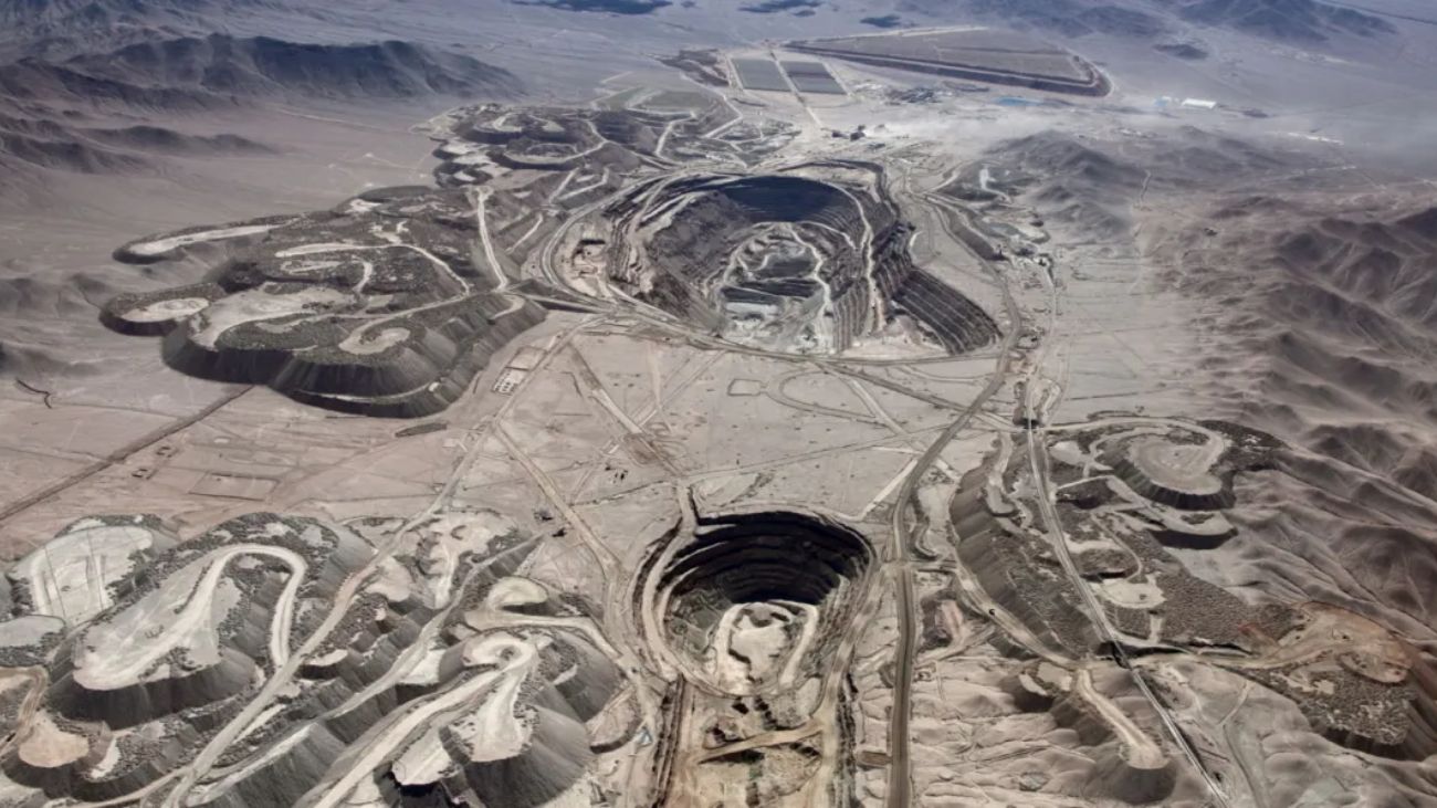 División Radomiro Tomic de Codelco lidera la sustentabilidad con vehículos eléctricos en la minería