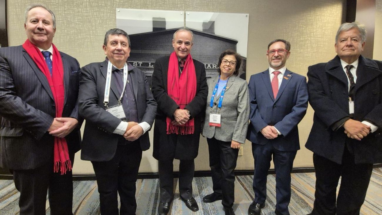Ministro de Energía propone la desalinización del agua marina en la industria minera Ministro de Energía propone la desalinización del agua marina en la industria minera