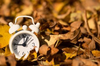 Chile ajustará relojes una hora hacia atrás en abril de 2025